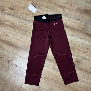 NIKE WOMENS PRO HYPERCOOL 3QT TIGHTS CARDINAL M TIGHT FIT